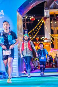 BIB: 3100, 0000
                            <button type="button" onclick="openModal(21812190)" class="btn btn-primary btn-sm float-right btn-popup" data-toggle="modal" data-target=".modal-high-quality">
                        <i class="fas fa-shopping-cart"></i> Add to Cart
                    </button>
                                            <button type="button" onclick="isThisMe(21812190, true)" class="btn btn-success btn-sm float-right btn-popup btn-isme hidden" data-toggle="tooltip" data-placement="bottom" title="นี่คือรูปของคุณใช่ไหม คลิกที่นี่เพื่อเอาเข้าอัลบั้ม">
                        <i class="fas fa-plus"></i> Add to album
                    </button>
                    <button type="button" onclick="isThisMe(21812190, false)" class="btn btn-warning btn-sm float-right btn-popup btn-isnotme hidden">
                        <i class="fas fa-ban"></i> Remove from album
                    </button>